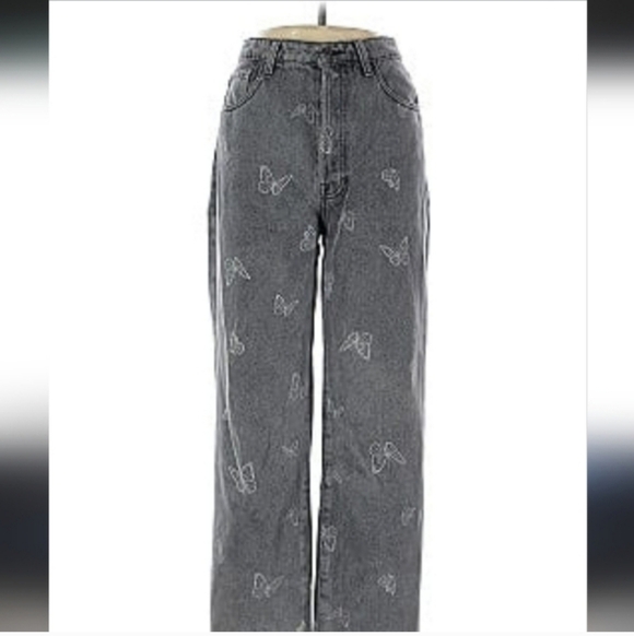 Butterfly Embroidered Gray Women Jeans - Picture 4 of 7